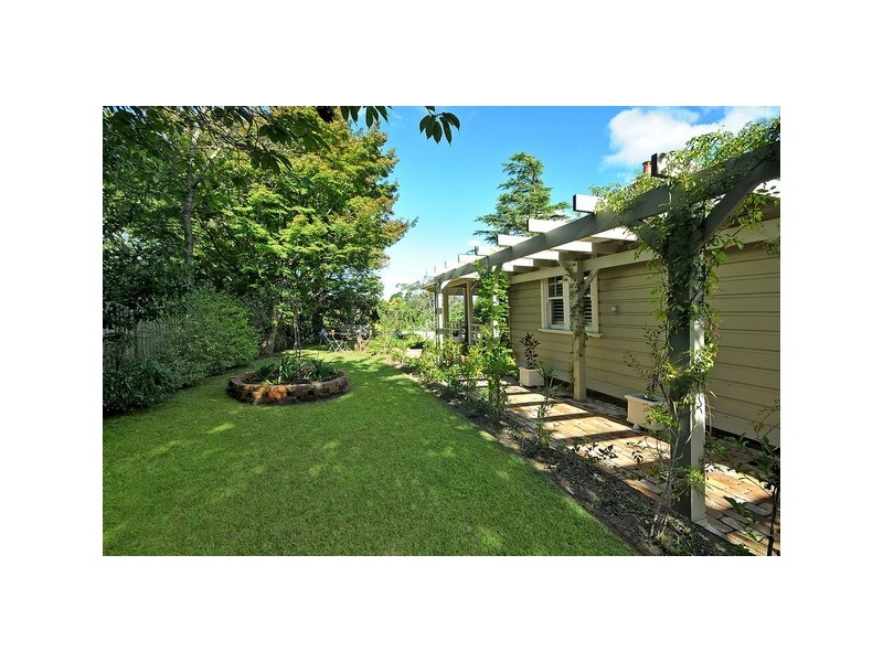 27 Victoria Street, Leura NSW 2780