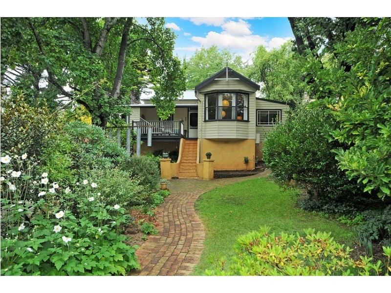 35 Vale Street, Katoomba NSW 2780