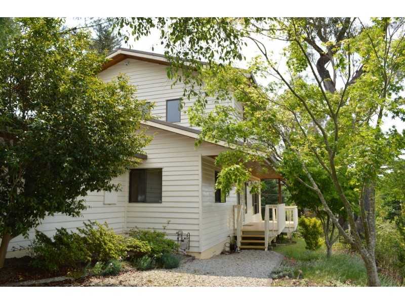 15 Hartley Esplanade, Leura NSW 2780