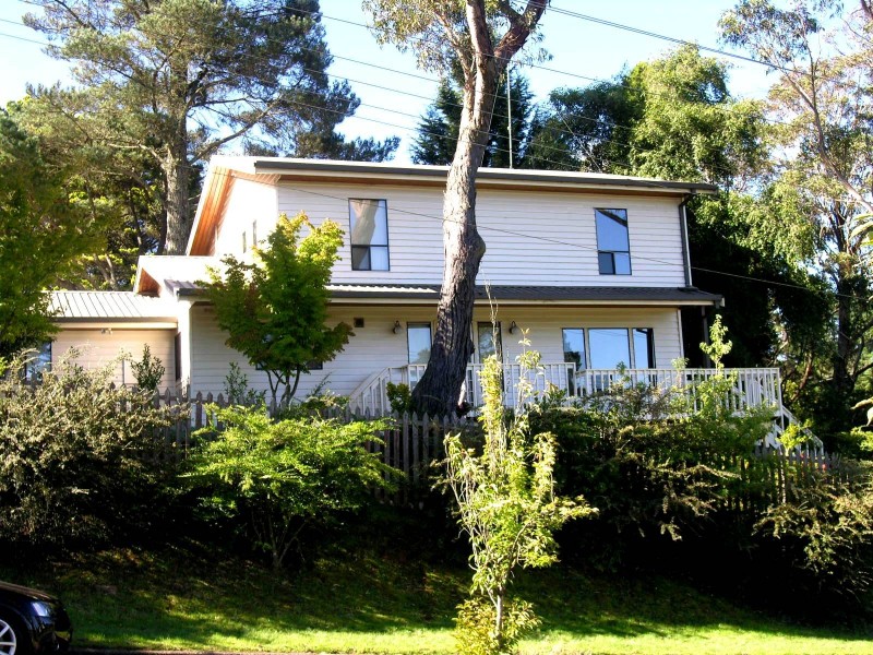 15 Hartley Esplanade, Leura NSW 2780