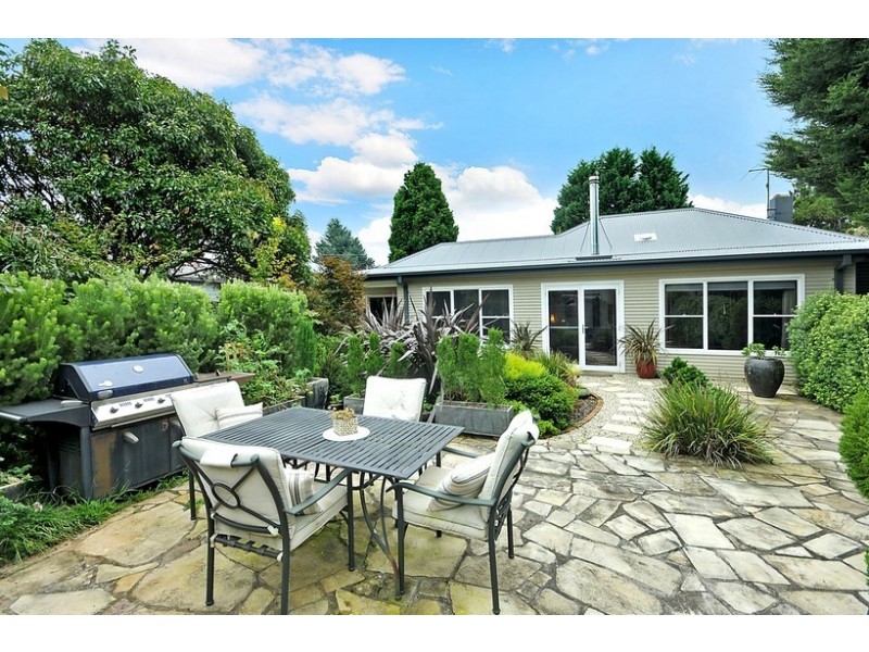 5 Rodova St, Katoomba NSW 2780