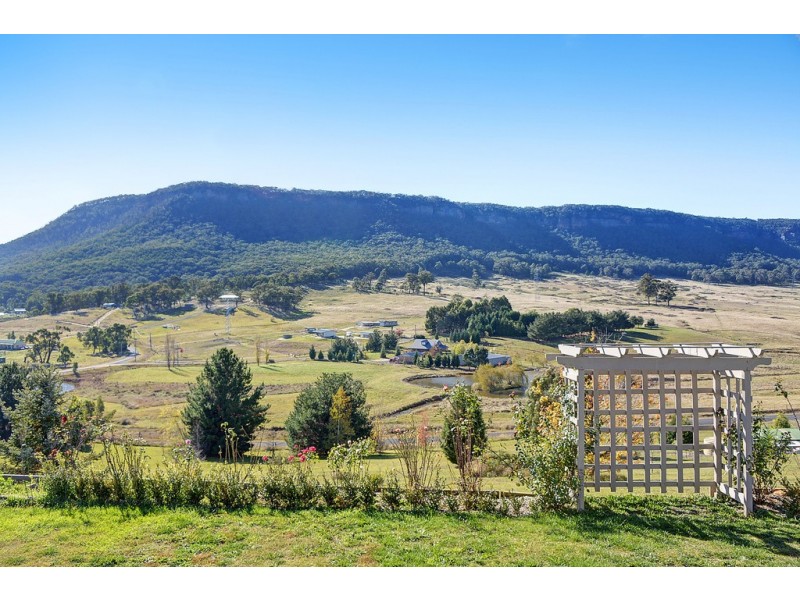 10 Dicker Drive, Little Hartley NSW 2790