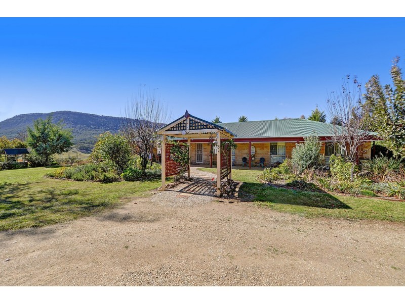 6 Dicker Drive, Little Hartley NSW 2790