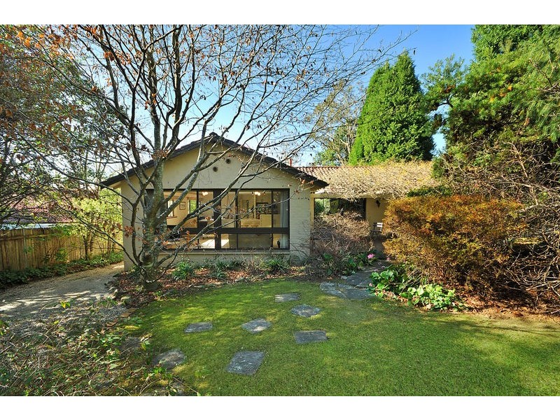 3 St Georges Road, Leura NSW 2780