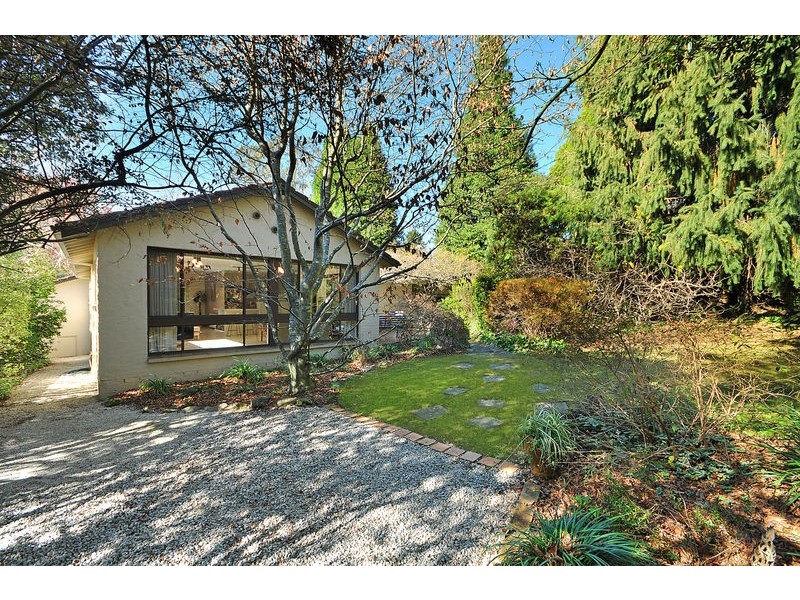 3 St Georges Road, Leura NSW 2780