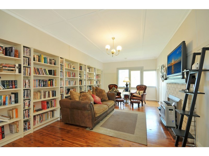 38 Nelson Avenue, Wentworth Falls NSW 2782