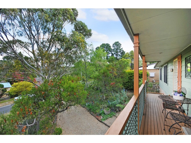 5 Geggie St, Wentworth Falls NSW 2782