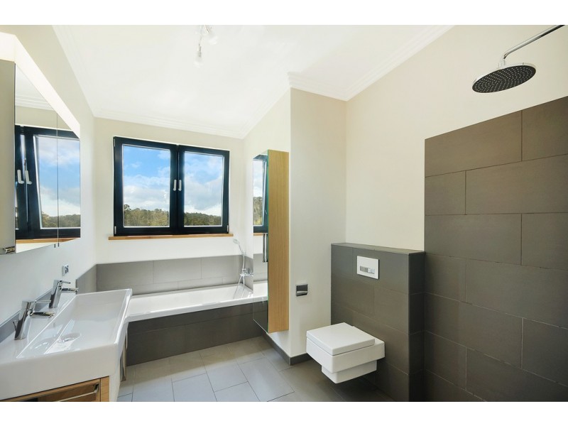 176 Valley Road, Hazelbrook NSW 2779