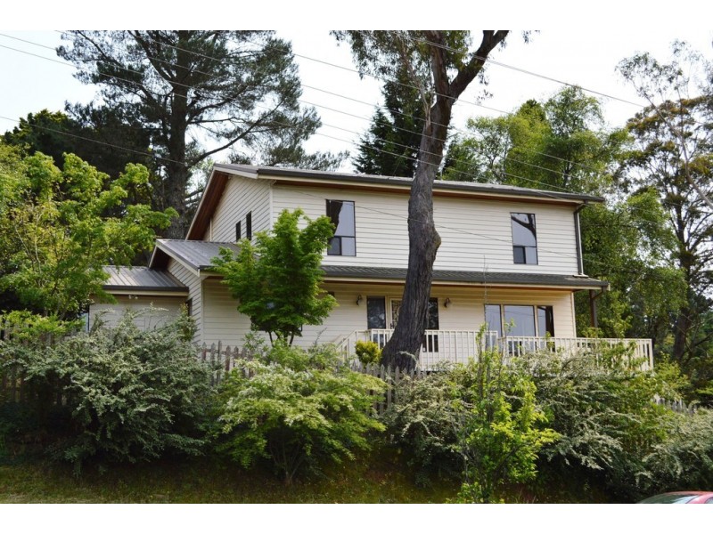 15 Hartley Esplanade, Leura NSW 2780