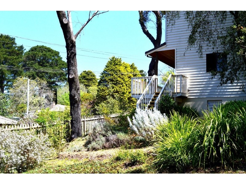 15 Hartley Esplanade, Leura NSW 2780