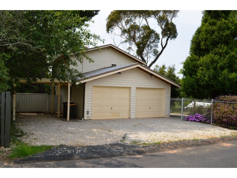 15 Hartley Esplanade, Leura NSW 2780