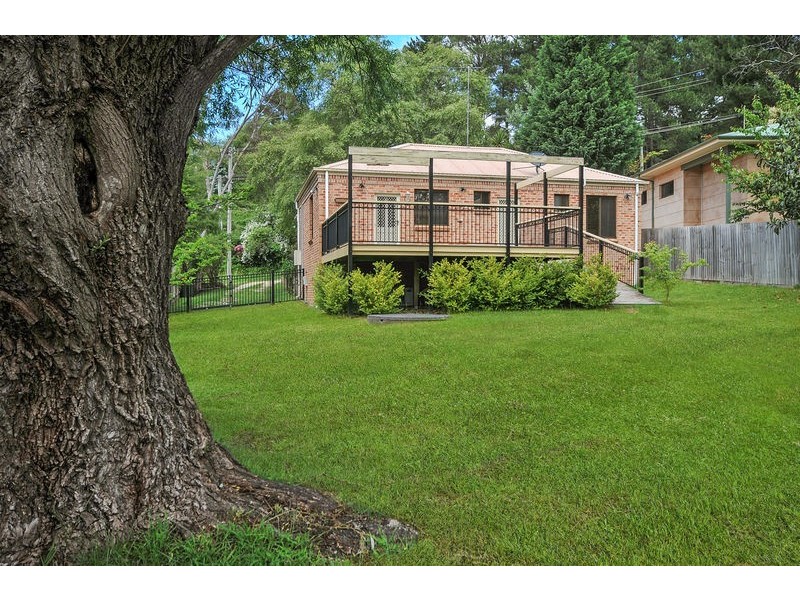 8 Denman Parade, Leura NSW 2780