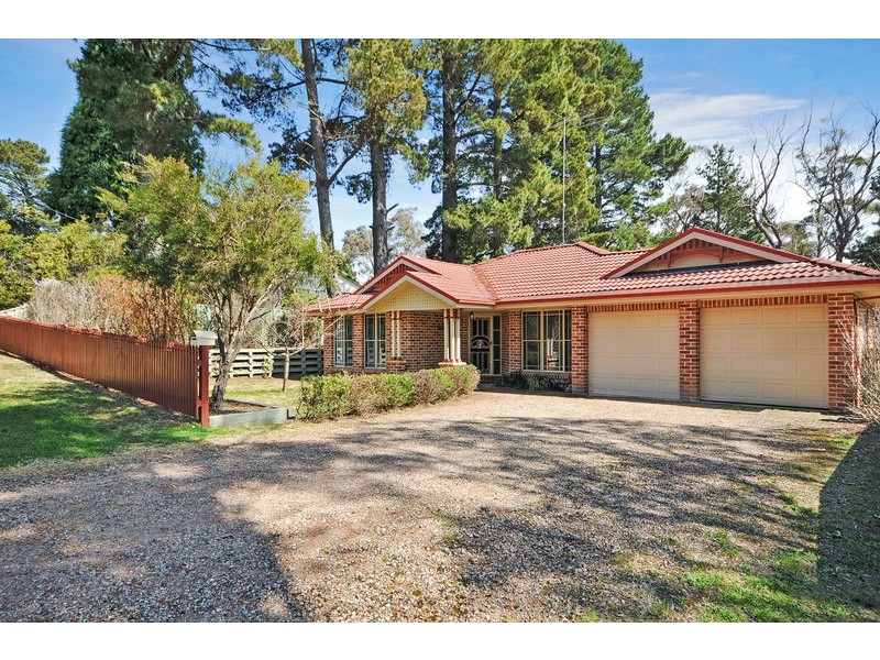 64 Fourth Avenue, Katoomba NSW 2780