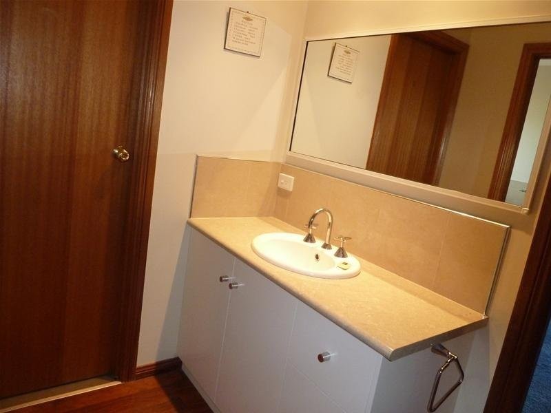 13 Neville Avenue, Mount Gambier SA 5290