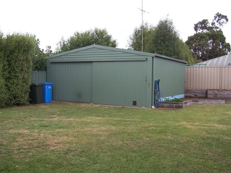 11 Vivienne Avenue, Mount Gambier SA 5290