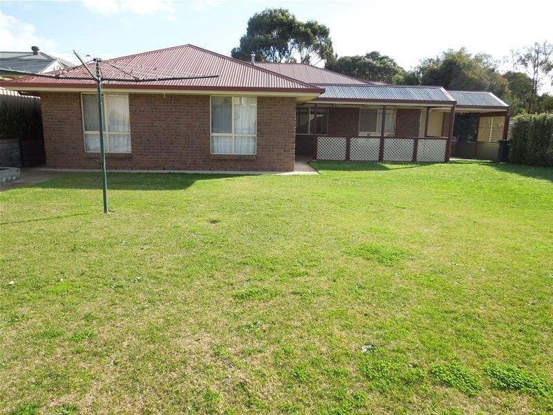 11 Vivienne Avenue, Mount Gambier SA 5290