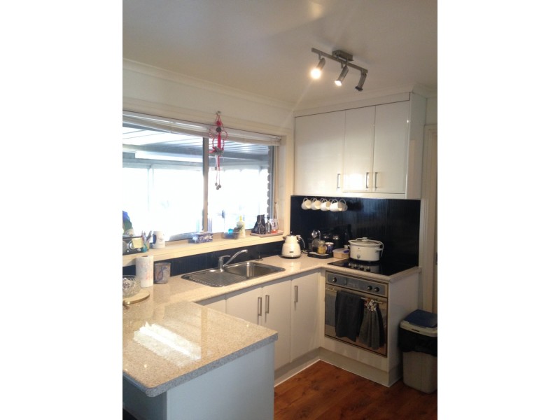 31 Elizabeth Street, Port Macdonnell SA 5291