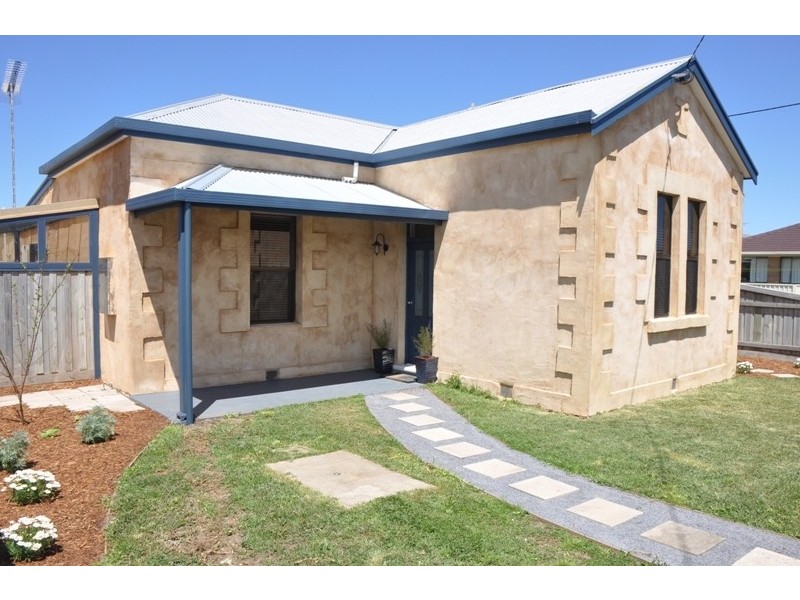 95 Meylin Street, Port Macdonnell SA 5291