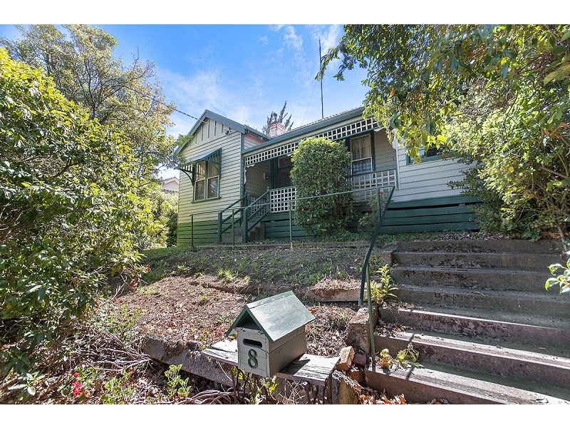 8 Burns Street, Hamilton VIC 3300