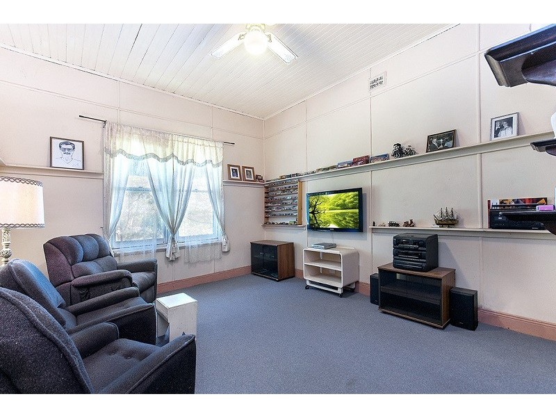 8 Burns Street, Hamilton VIC 3300
