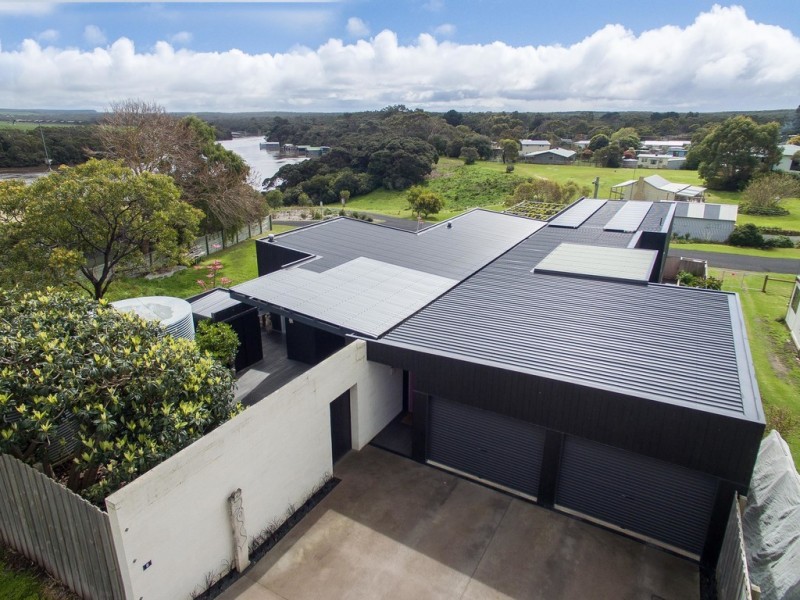 8 Mark Street, Nelson VIC 3292