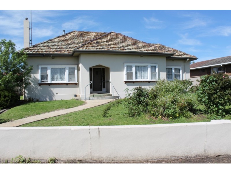 28 Scoresby Street, Hamilton VIC 3300