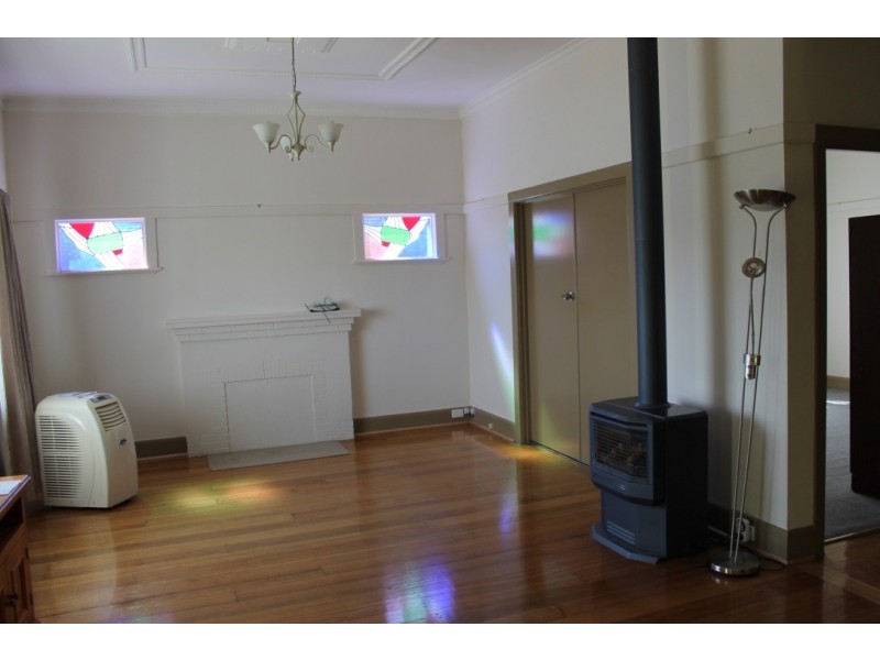 28 Scoresby Street, Hamilton VIC 3300