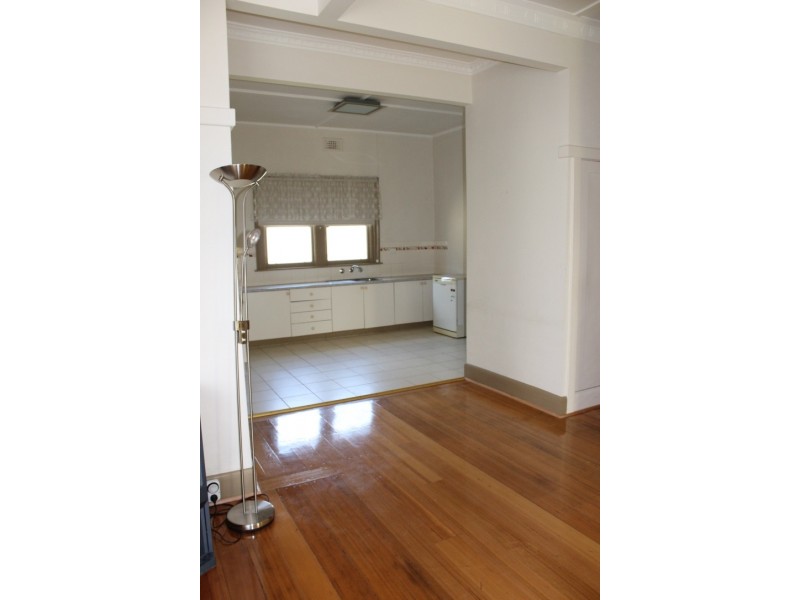 28 Scoresby Street, Hamilton VIC 3300