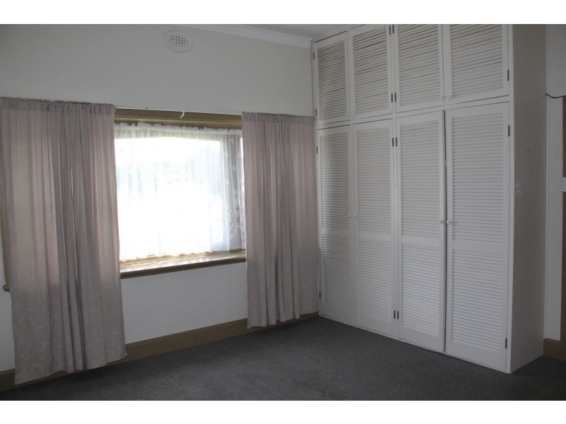 28 Scoresby Street, Hamilton VIC 3300