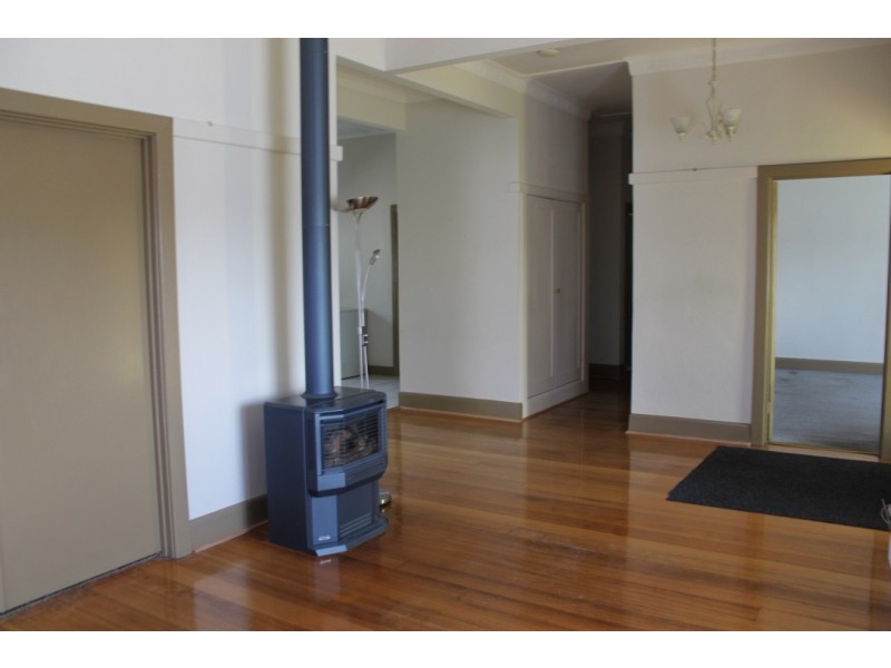 28 Scoresby Street, Hamilton VIC 3300