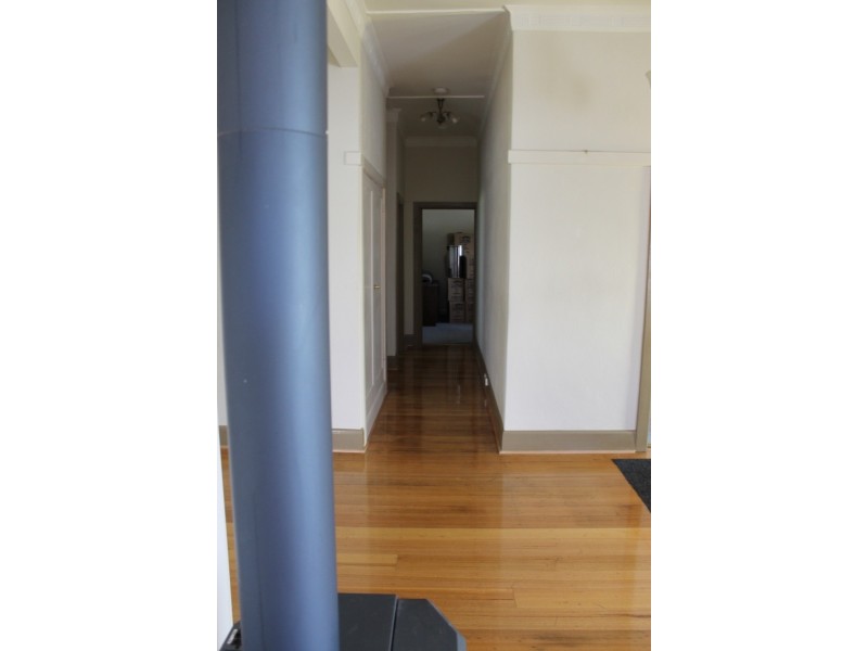 28 Scoresby Street, Hamilton VIC 3300