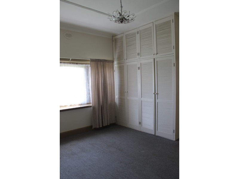 28 Scoresby Street, Hamilton VIC 3300