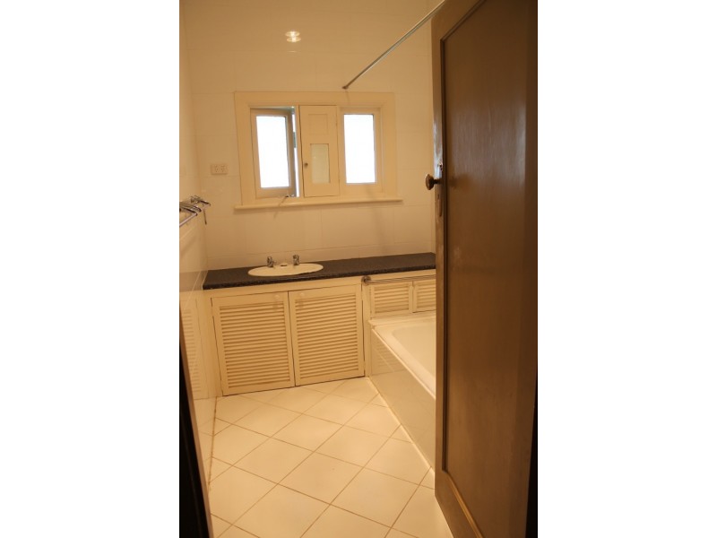 28 Scoresby Street, Hamilton VIC 3300