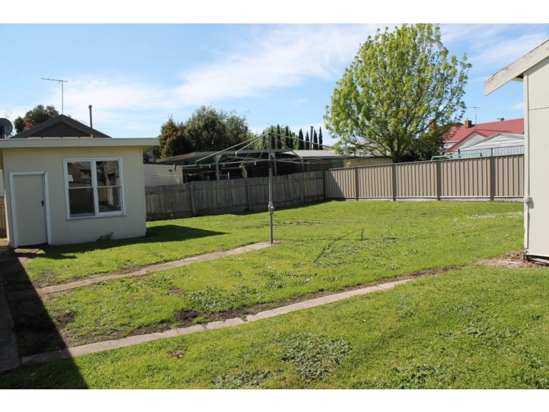 28 Scoresby Street, Hamilton VIC 3300