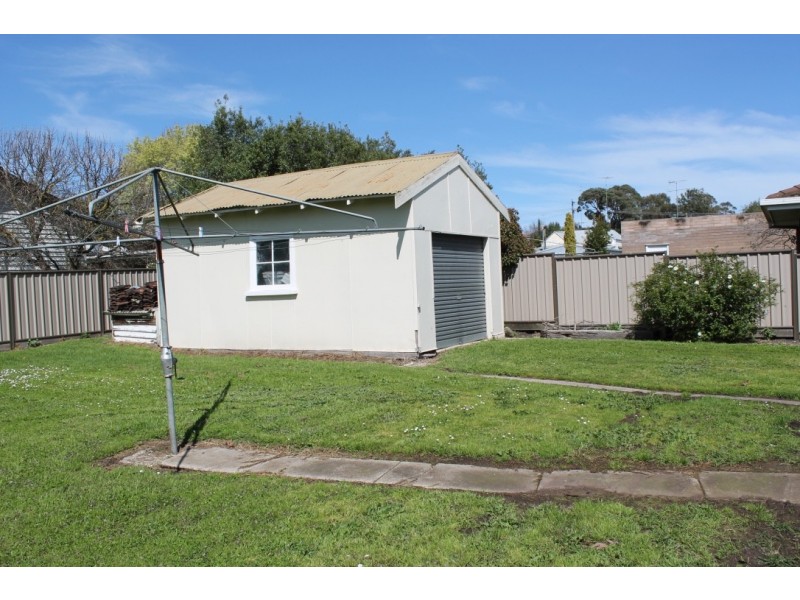 28 Scoresby Street, Hamilton VIC 3300