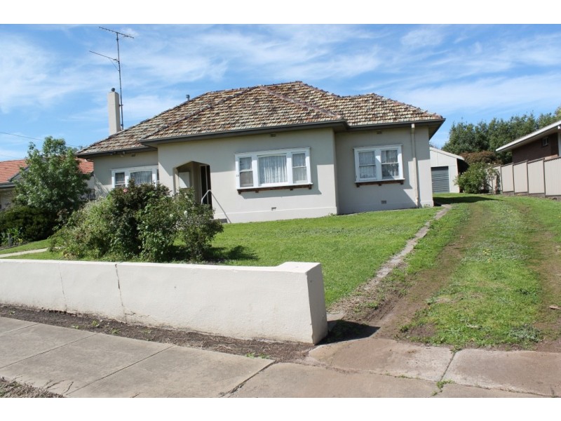 28 Scoresby Street, Hamilton VIC 3300