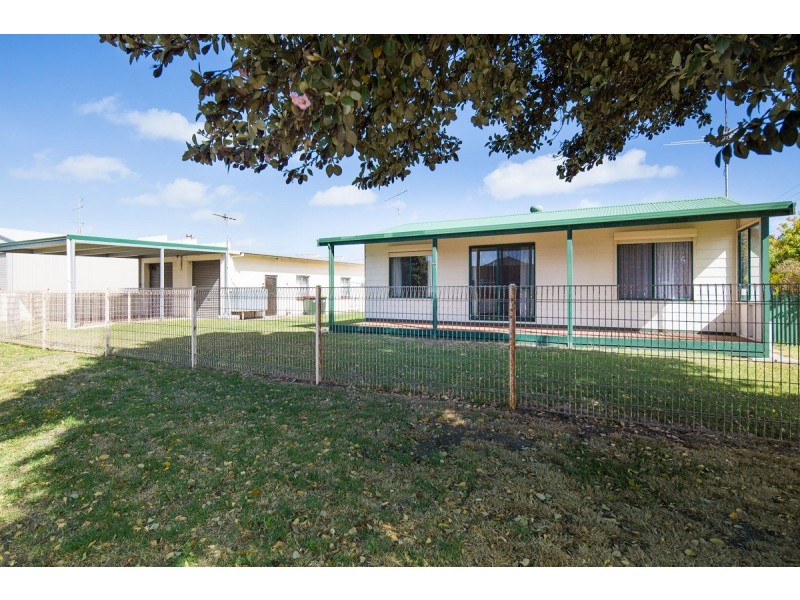 69 Elizabeth Street, Port Macdonnell SA 5291