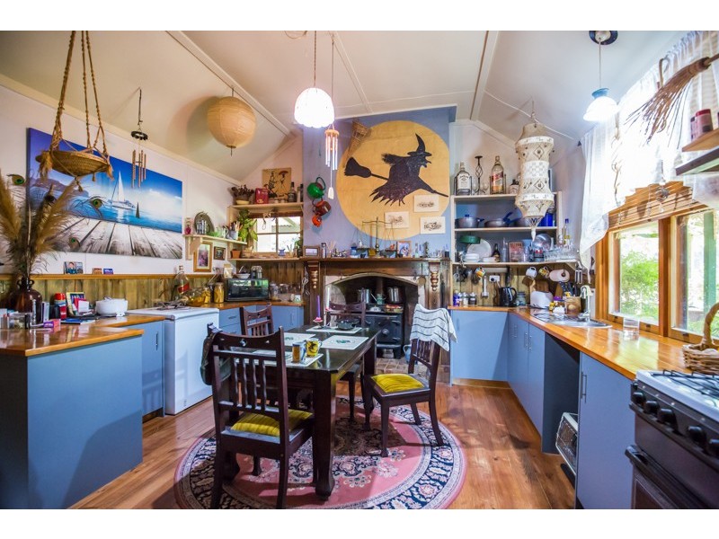 - Wanwin Road, Mumbannar VIC 3304