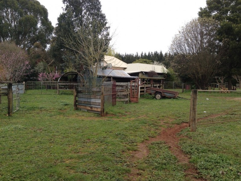 - Wanwin Road, Mumbannar VIC 3304