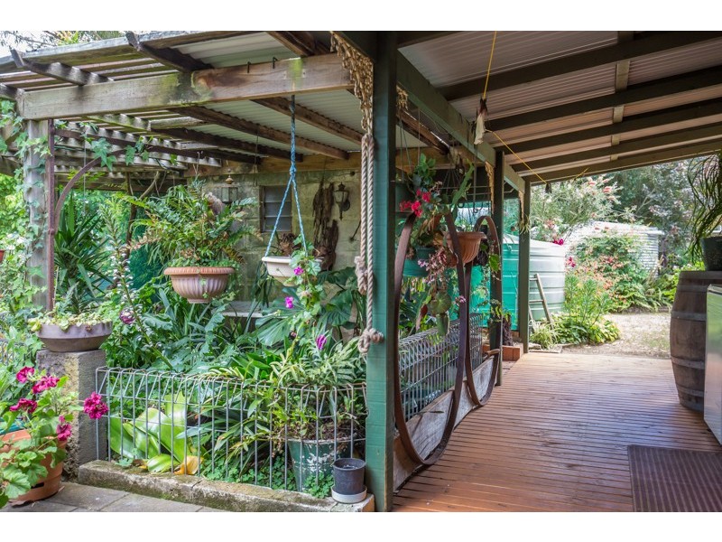 - Wanwin Road, Mumbannar VIC 3304