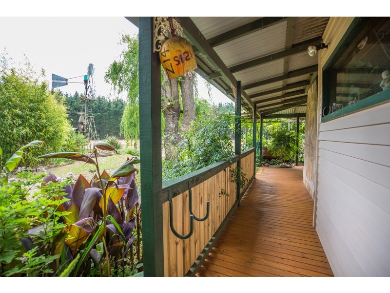 - Wanwin Road, Mumbannar VIC 3304