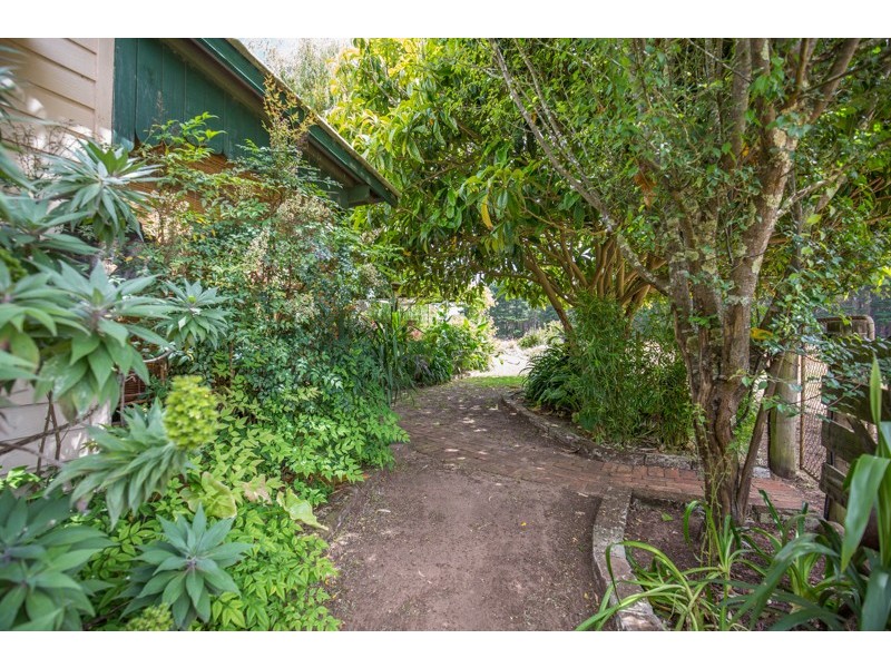 - Wanwin Road, Mumbannar VIC 3304