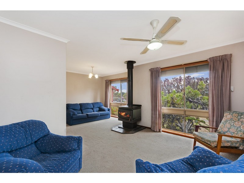 2 Duke Avenue, Hamilton VIC 3300