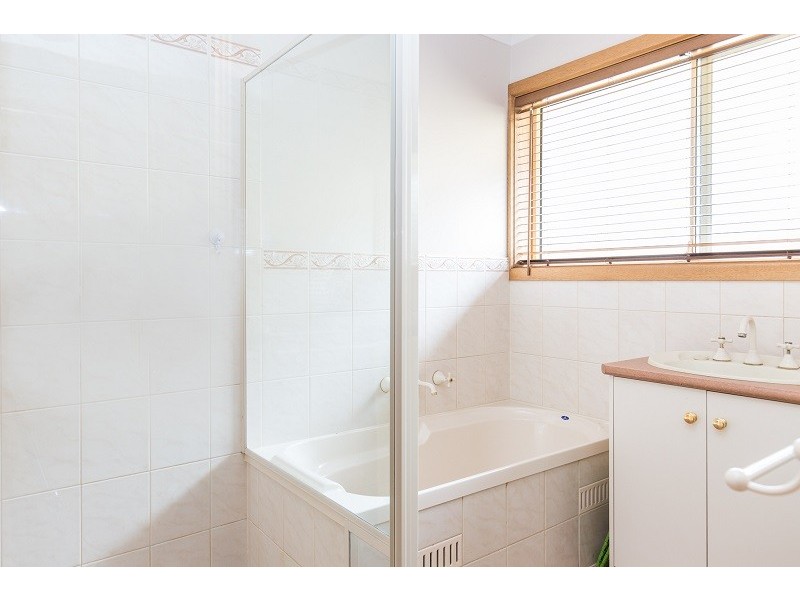 12 Lakewood Avenue, Mount Gambier SA 5290