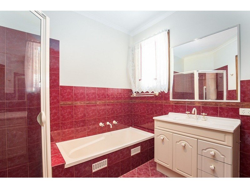 2 Glenmont Crescent, Mount Gambier SA 5290