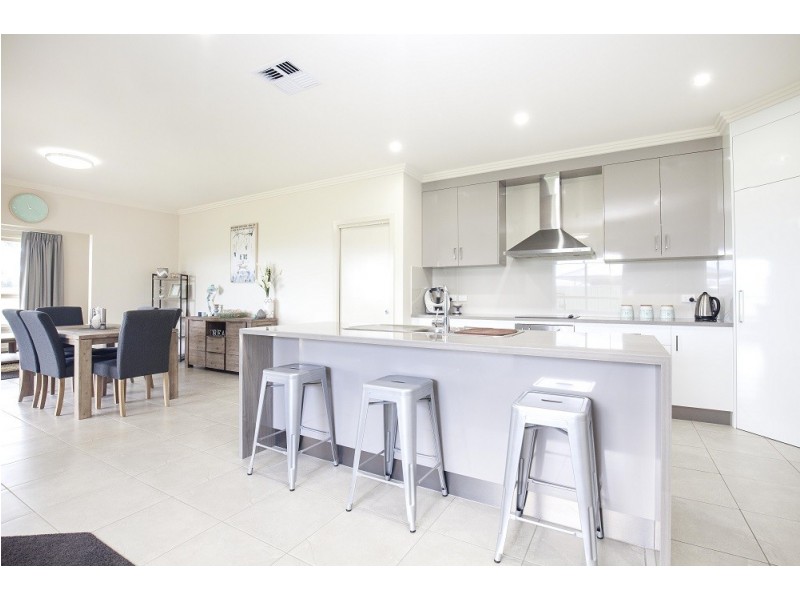 11 Tasman Court, Mount Gambier SA 5290