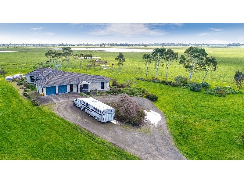 - “Meldana” Peweena Road, Mingbool SA 5291