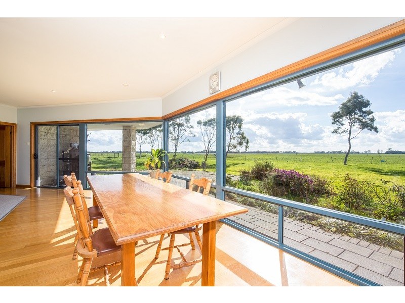 - “Meldana” Peweena Road, Mingbool SA 5291