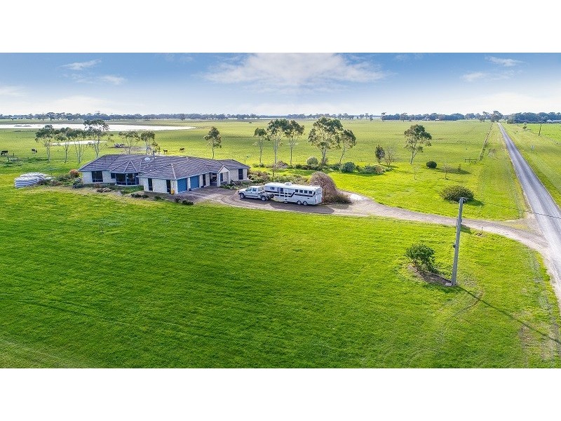 - “Meldana” Peweena Road, Mingbool SA 5291