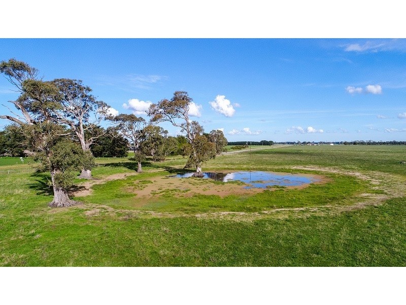 - “Meldana” Peweena Road, Mingbool SA 5291